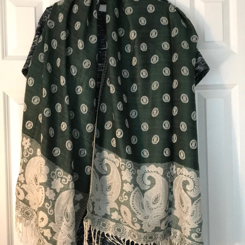 Green and white scarf